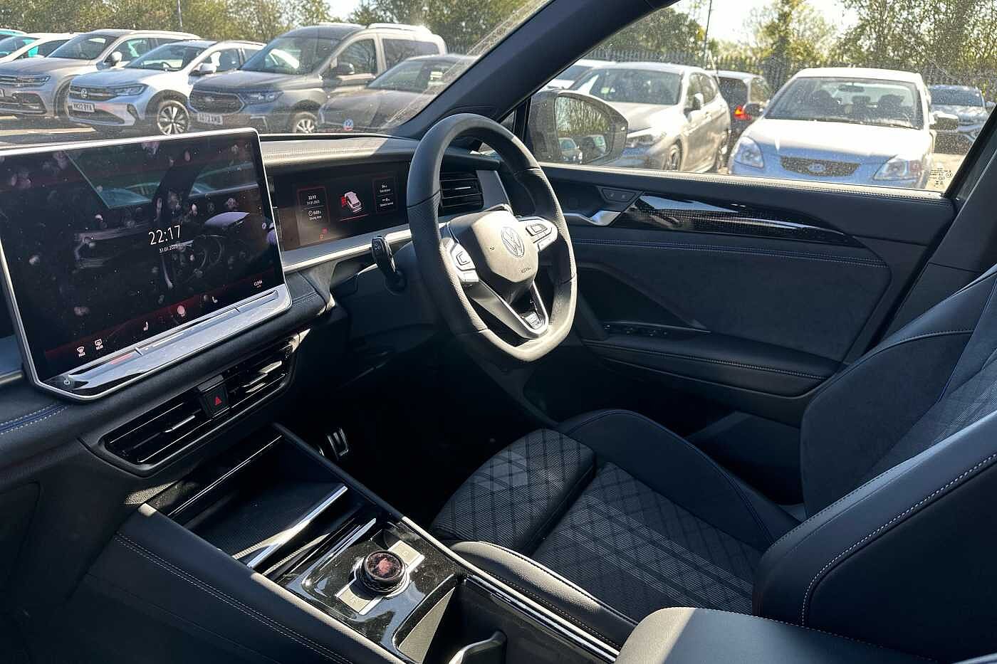 Used Volkswagen Touran 2025 for sale - 77177695: Photo 2