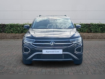 Used Volkswagen T-Roc 2024 for sale - 78087988: Photo