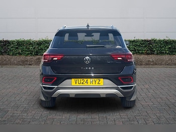 Used Volkswagen T-Roc 2024 for sale - 78087988: Photo