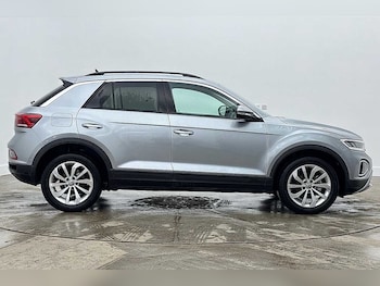 Used Volkswagen T-Roc 2025 for sale - 77794845: Photo