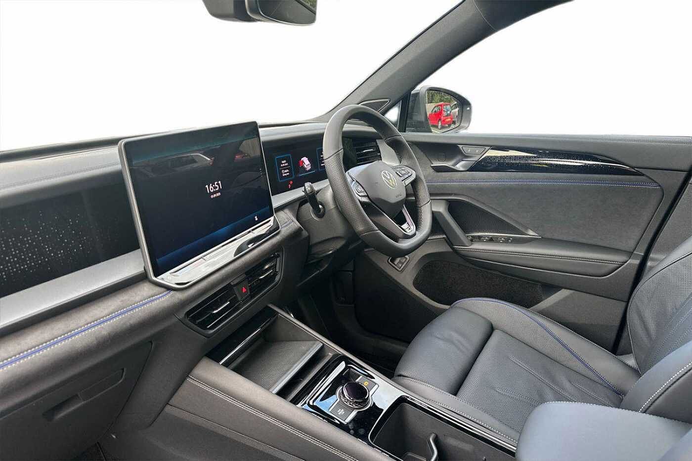 Used Volkswagen Touran 2025 for sale - 77176623: Photo 2