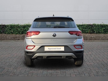 Used Volkswagen T-Roc 2023 for sale - 77725219: Photo