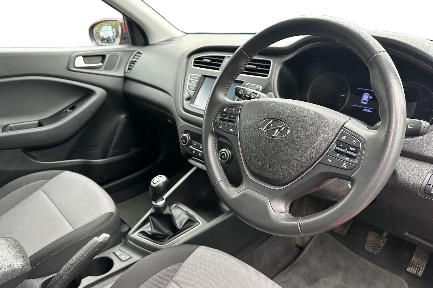 Used Hyundai i20 2018 for sale - 77470328: Photo 12