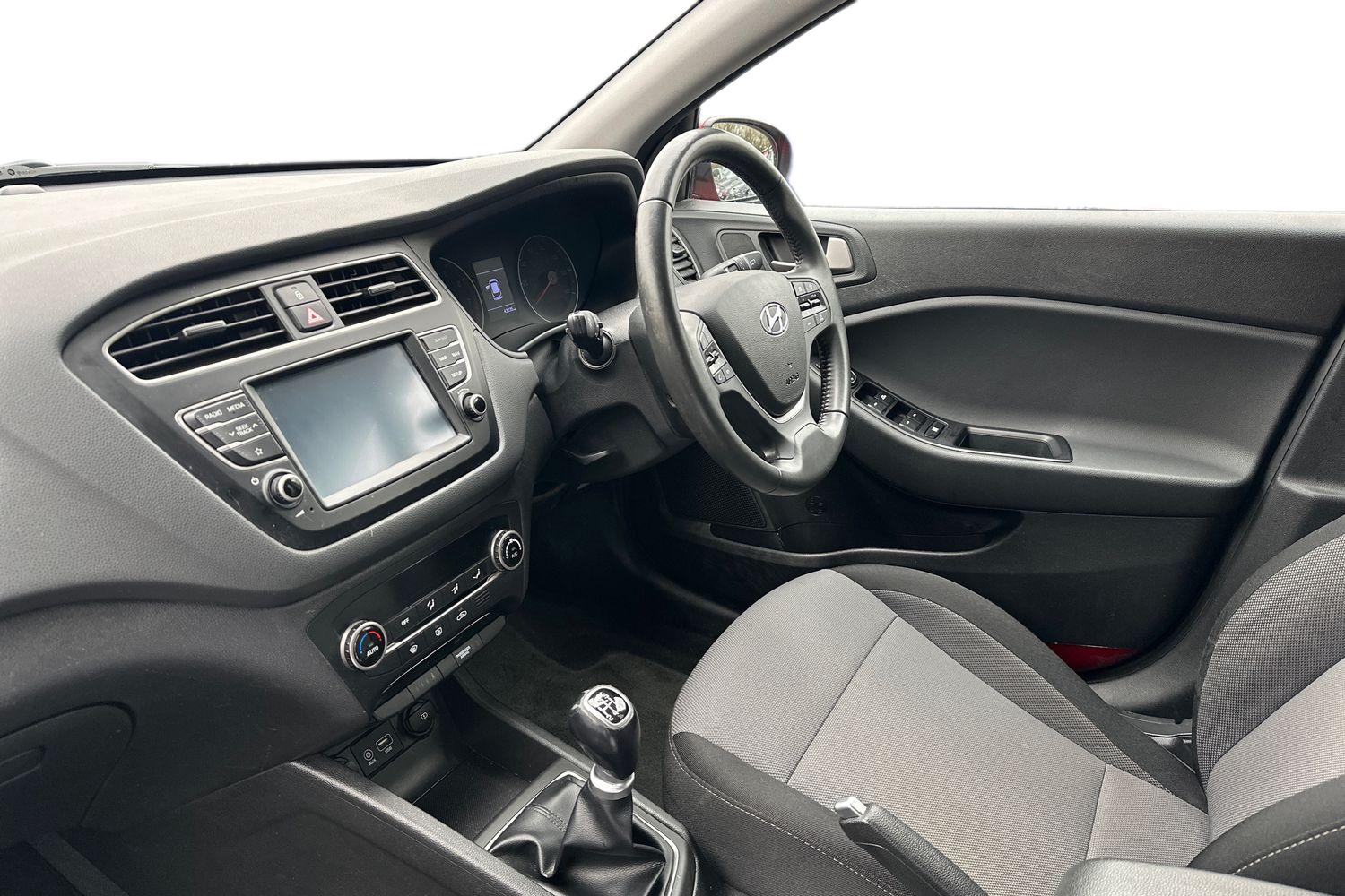 Used Hyundai i20 2018 for sale - 77470328: Photo 7