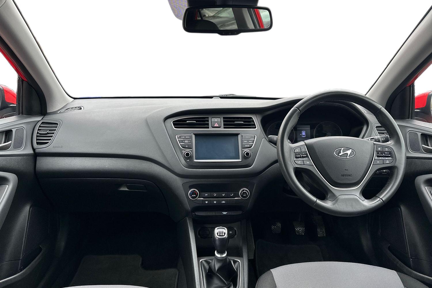 Used Hyundai i20 2018 for sale - 77470328: Photo 8