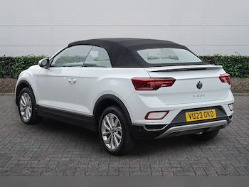 Used Volkswagen T-Roc 2023 for sale - 78186432: Photo