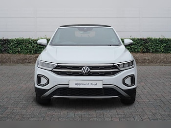 Used Volkswagen T-Roc 2023 for sale - 78186432: Photo