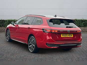 Used Volkswagen Passat 2025 for sale - 76110663: Photo