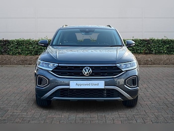 Used Volkswagen T-Roc 2024 for sale - 77725375: Photo
