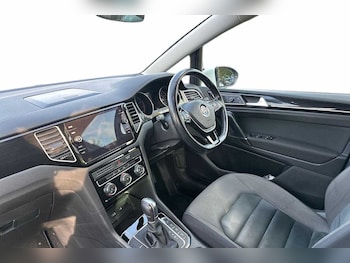 Used Volkswagen Golf SV 2019 for sale - 76111657: Photo 2