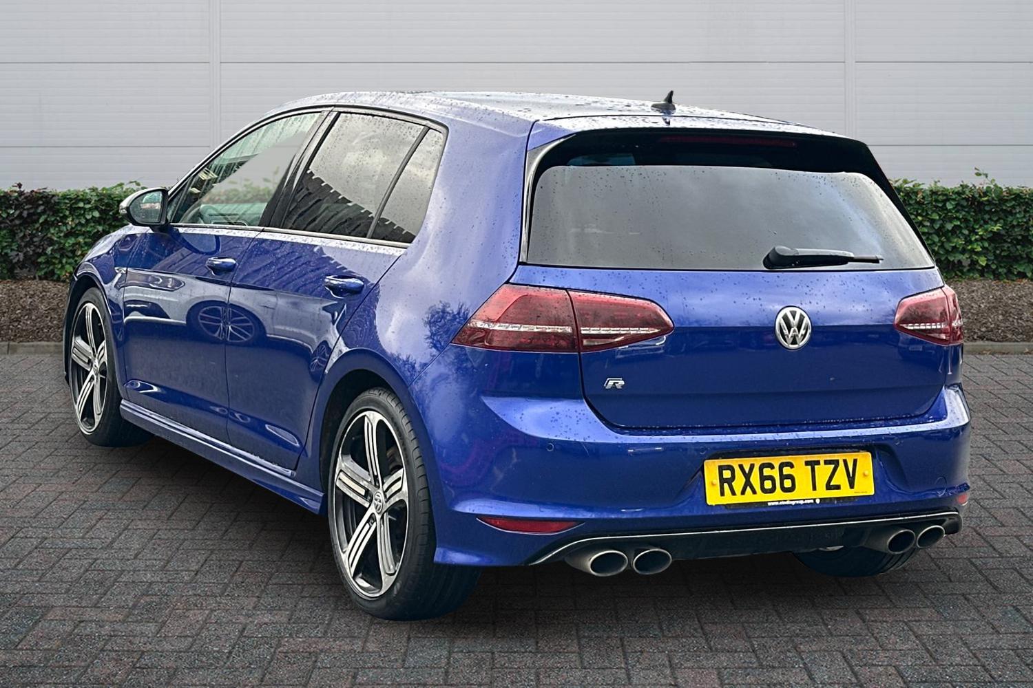 Used Volkswagen Golf 2016 for sale - 77470342: Photo 2
