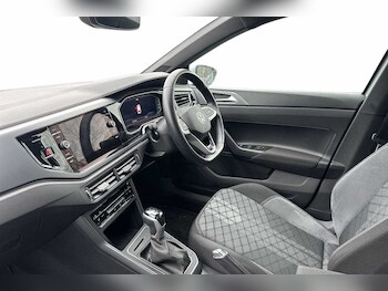 Used Volkswagen Polo 2024 for sale - 77470377: Photo