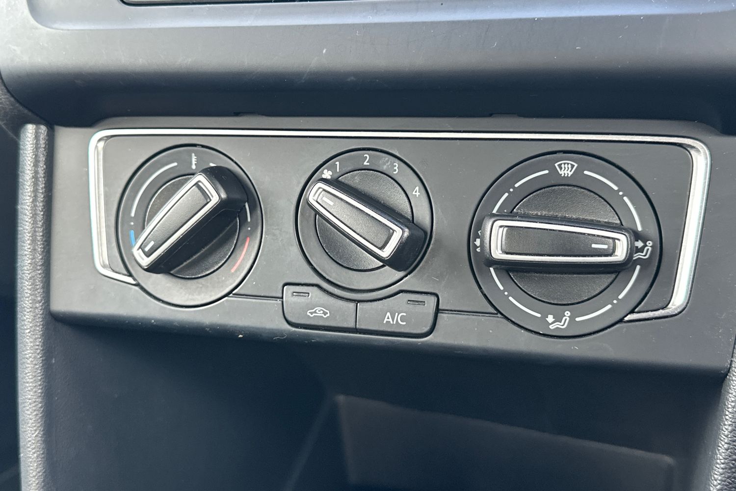 Used Volkswagen Polo 2015 for sale - 77498120: Photo 16