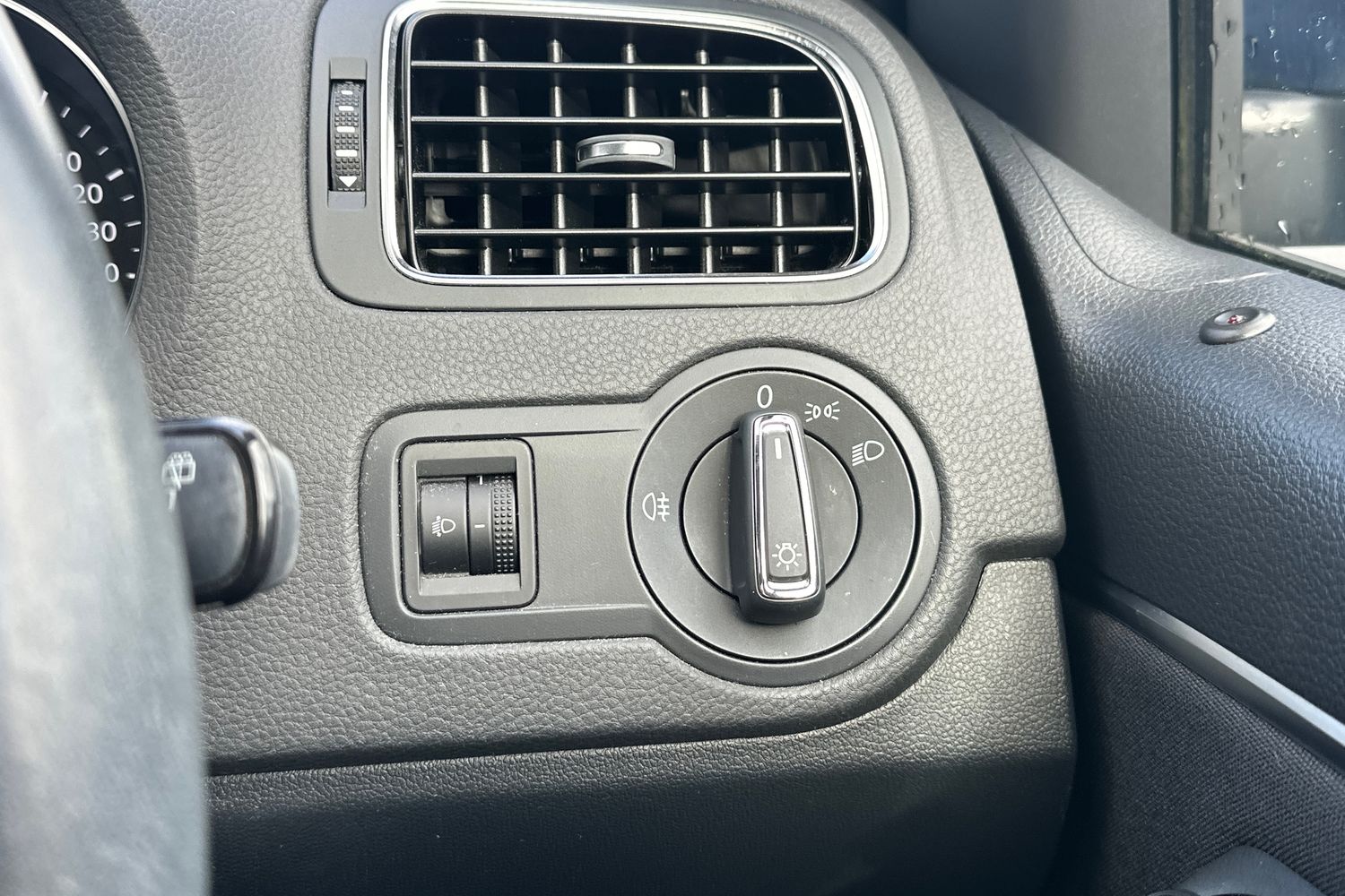 Used Volkswagen Polo 2015 for sale - 77498120: Photo 20