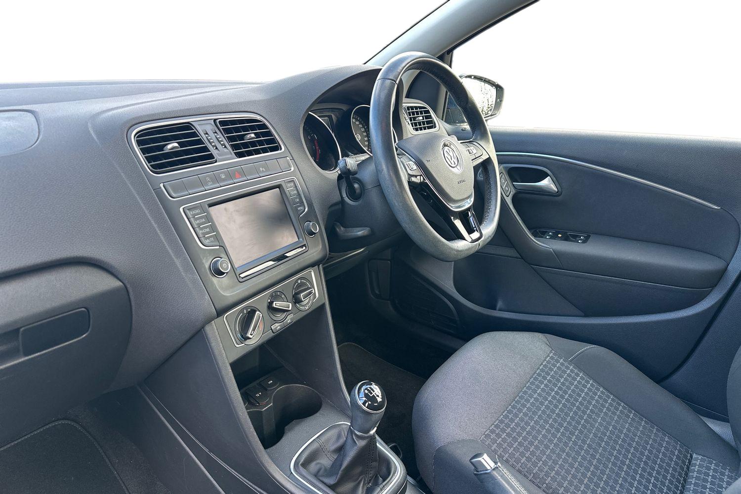 Used Volkswagen Polo 2015 for sale - 77498120: Photo 7