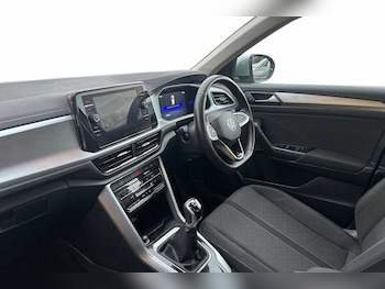 Used Volkswagen T-Roc 2022 for sale - 76800696: Photo