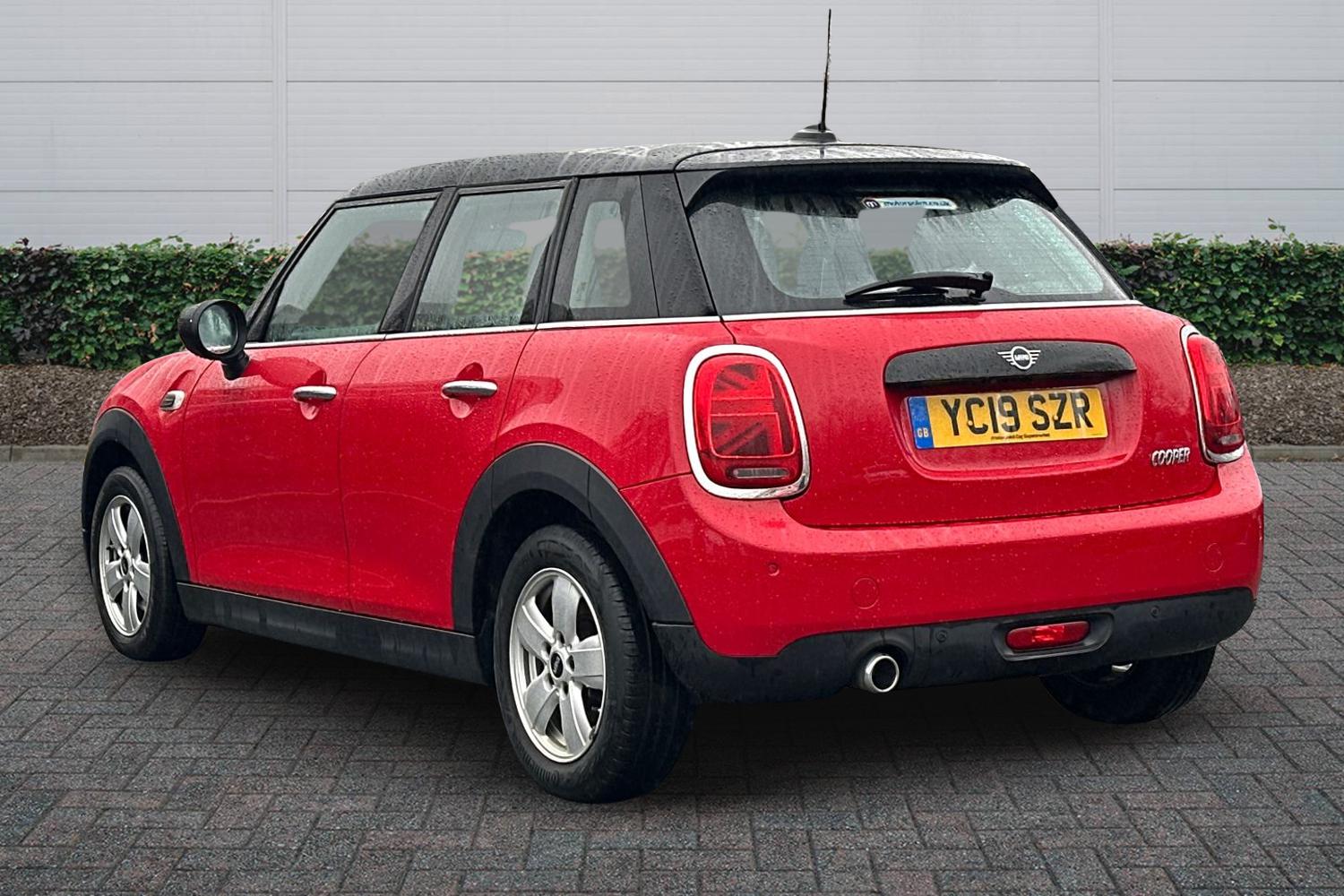 Used MINI Hatch 2019 for sale - 77725073: Photo 2