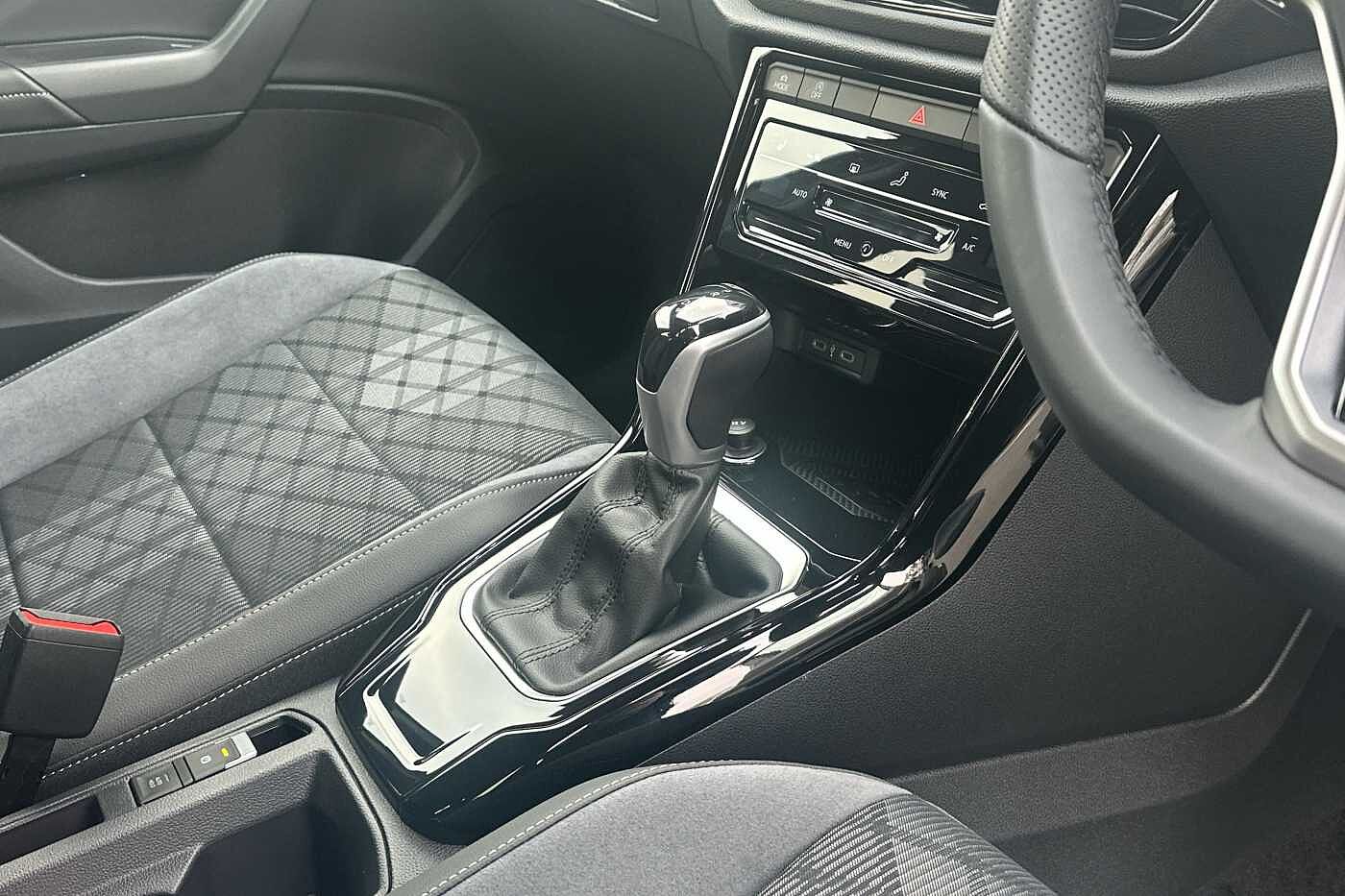 Used Volkswagen T-Roc 2024 for sale - 76111421: Photo 10