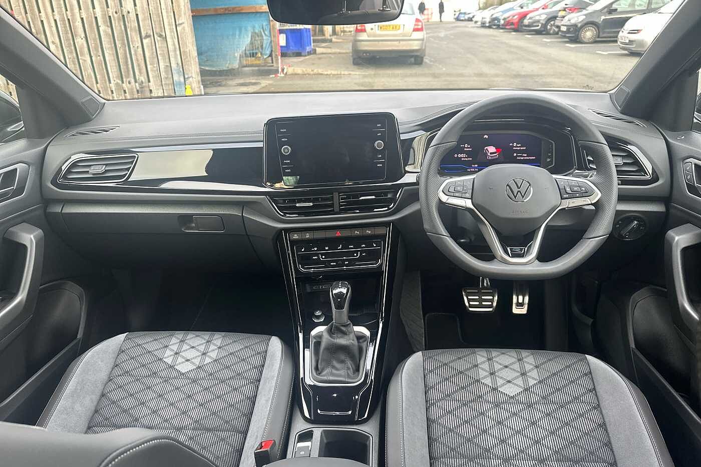 Used Volkswagen T-Roc 2024 for sale - 76111421: Photo 8