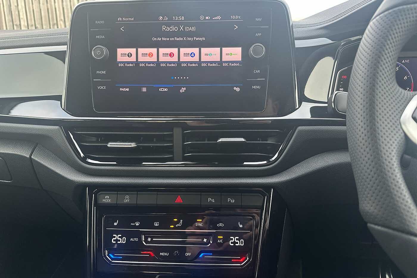 Used Volkswagen T-Roc 2024 for sale - 76111421: Photo 9