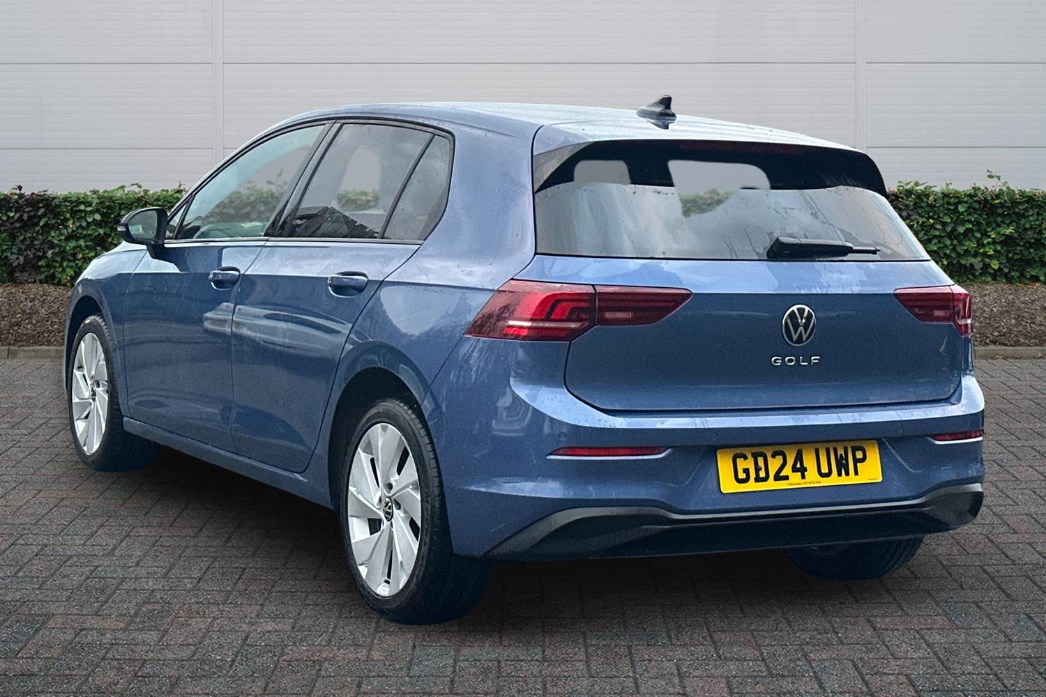 Used Volkswagen Golf 2024 for sale - 76500899: Photo 2