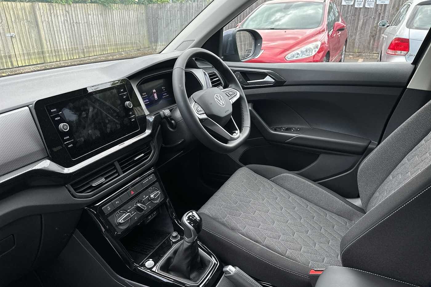Used Volkswagen T-Cross 2025 for sale - 76110692: Photo 2