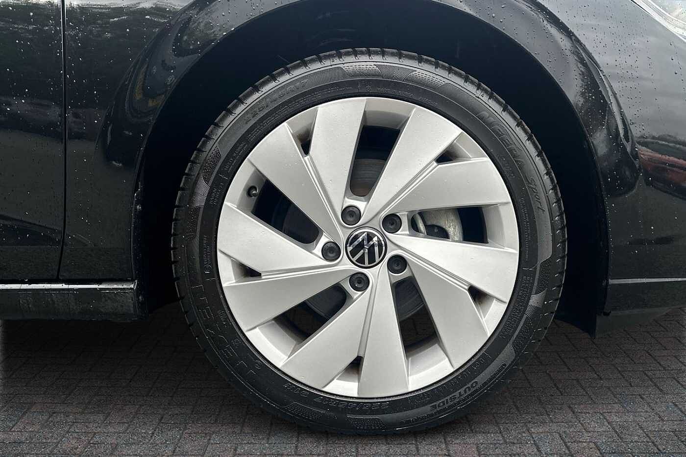 Used Volkswagen Golf 2024 for sale - 76111235: Photo 5