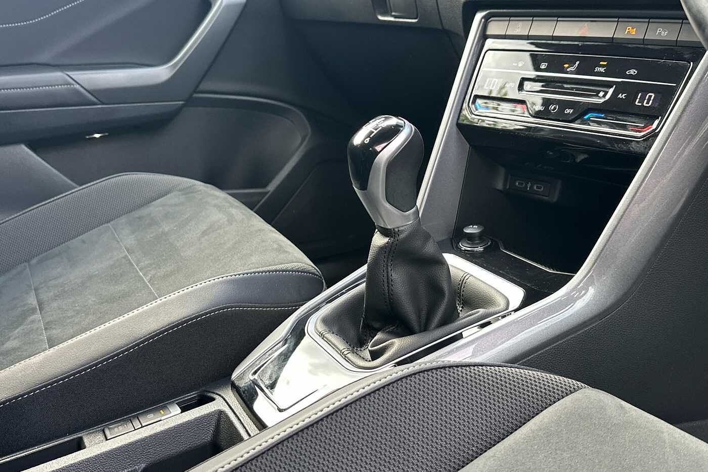 Used Volkswagen T-Roc 2023 for sale - 76110514: Photo 10