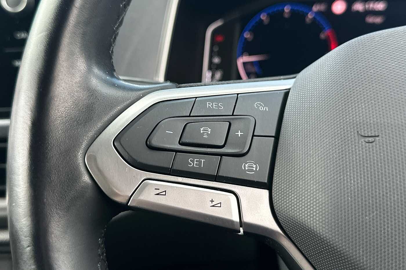 Used Volkswagen T-Roc 2023 for sale - 76110514: Photo 15
