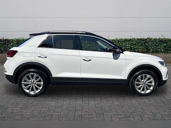 Used Volkswagen T-Roc 2024 for sale - 79237977: Photo