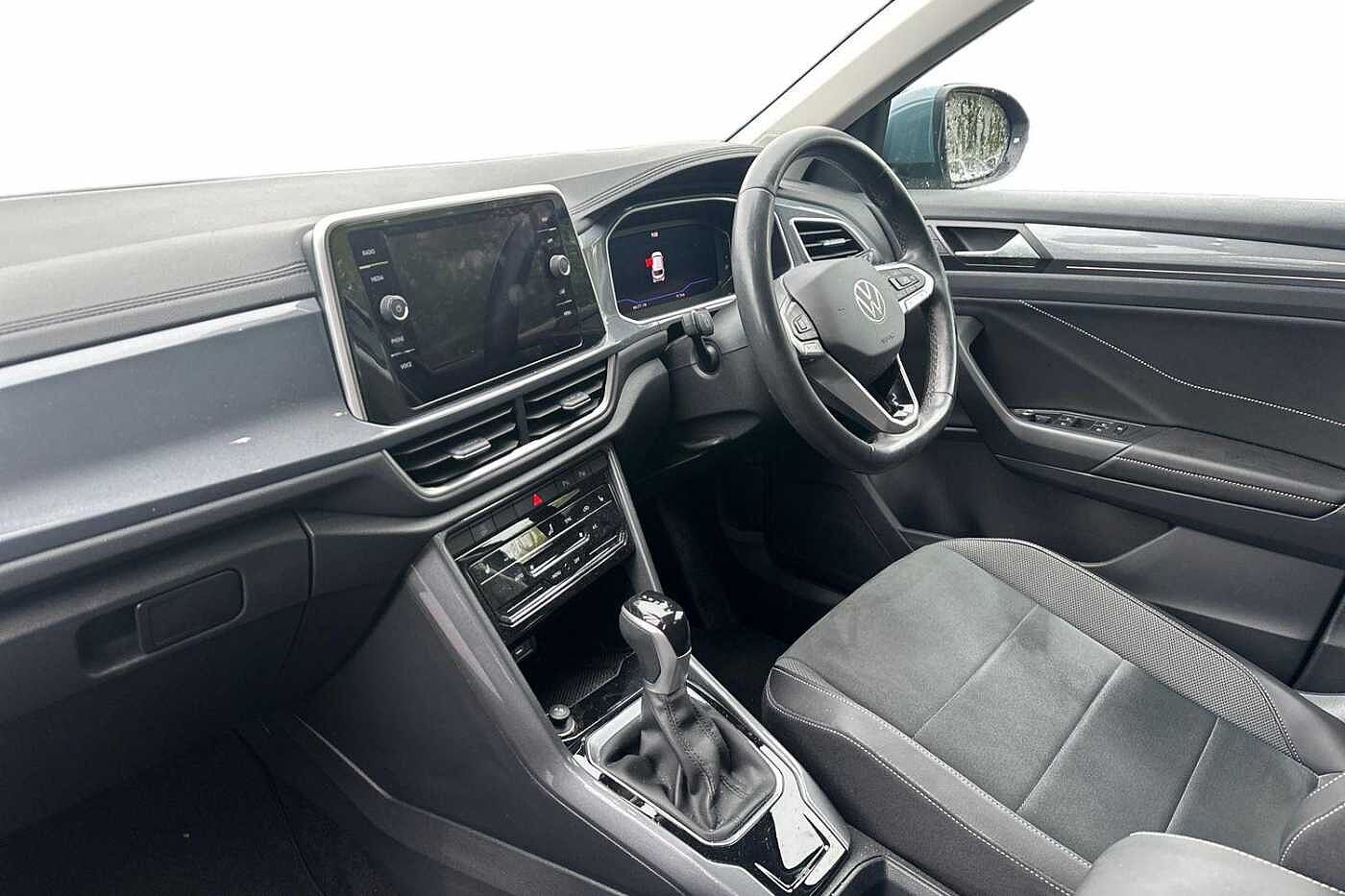 Used Volkswagen T-Roc 2023 for sale - 76110802: Photo 2