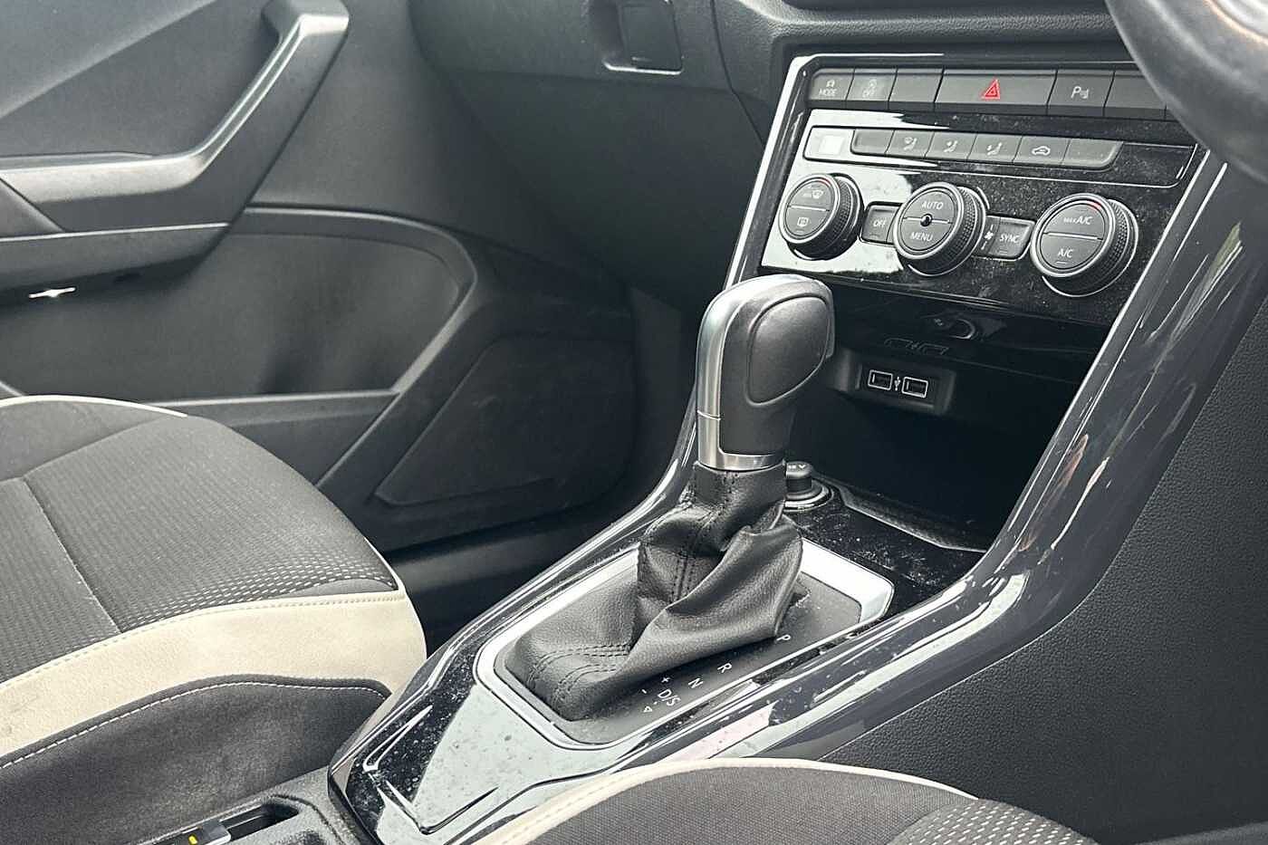 Used Volkswagen T-Roc 2019 for sale - 76111332: Photo 16