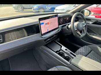 Used Volkswagen Passat 2024 for sale - 72435016: Photo