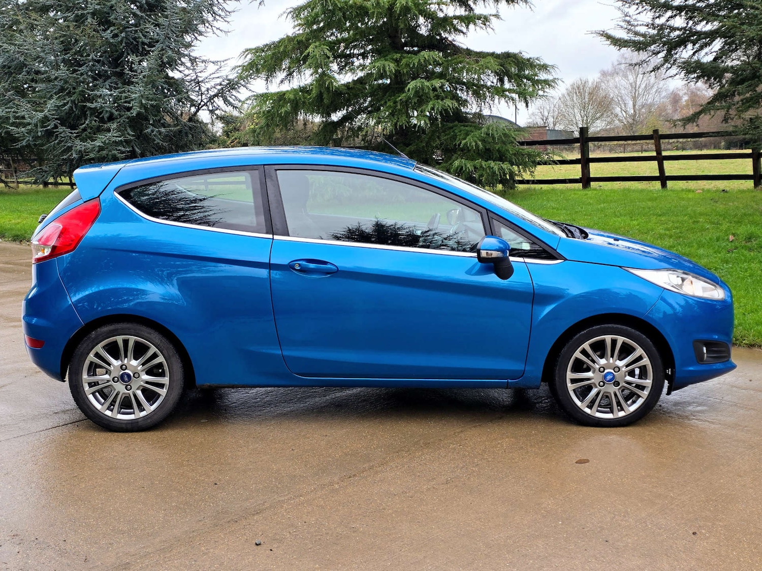 Used Ford Fiesta 2013 for sale - 76618161: Photo 2