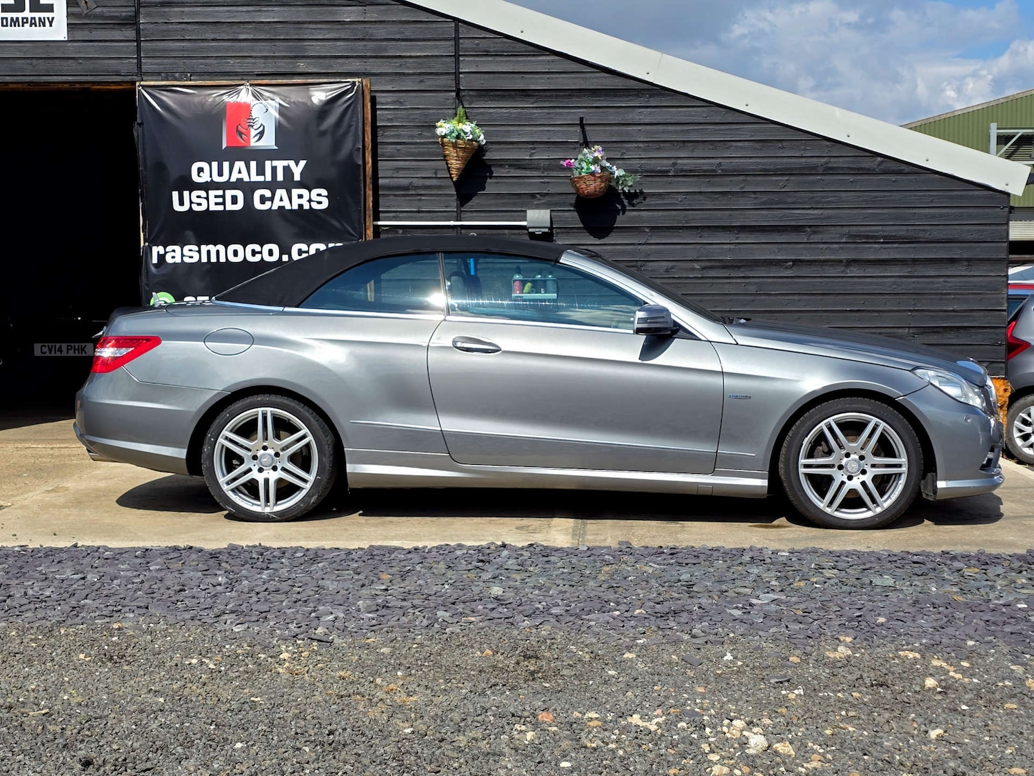 Used Mercedes-Benz E Class 2010 for sale - 76625847: Photo 20