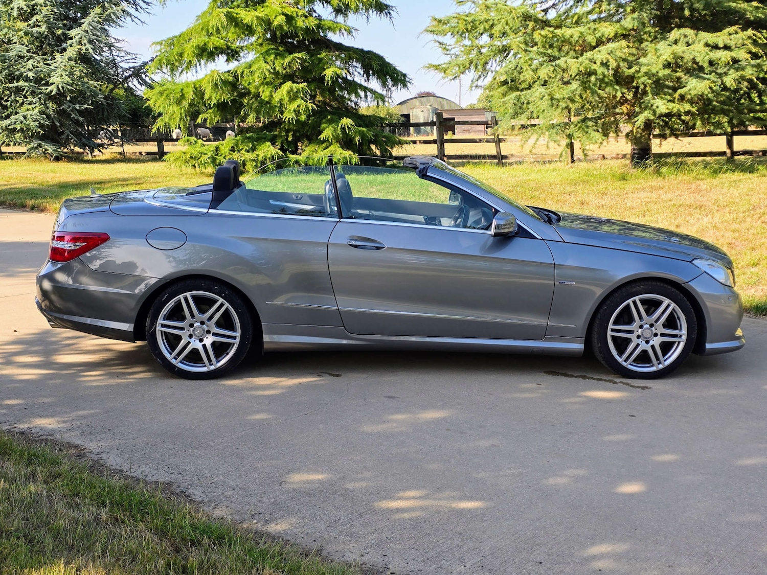 Used Mercedes-Benz E Class 2010 for sale - 76625847: Photo 31