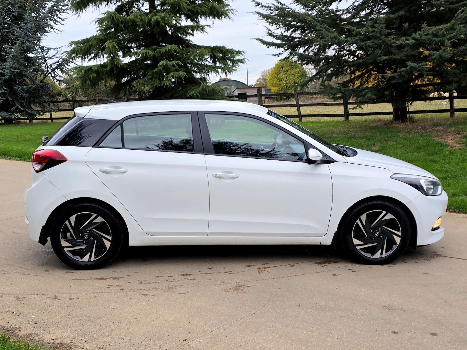 Used Hyundai i20 2016 for sale - 76313302: Photo 2