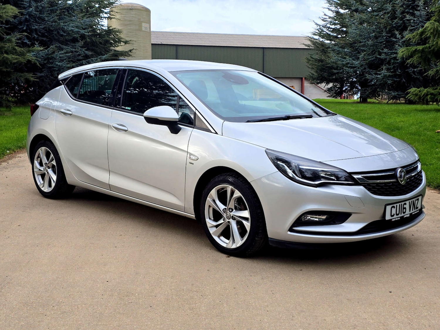 Used Vauxhall Astra 2016 for sale - 76625848: Photo 1