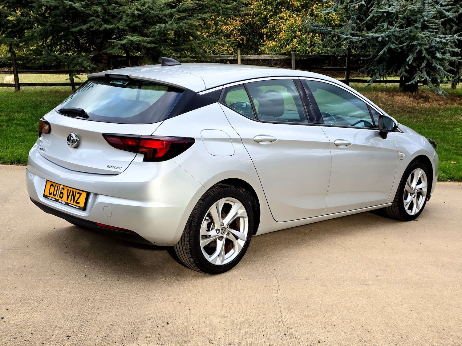 Used Vauxhall Astra 2016 for sale - 76625848: Photo 3