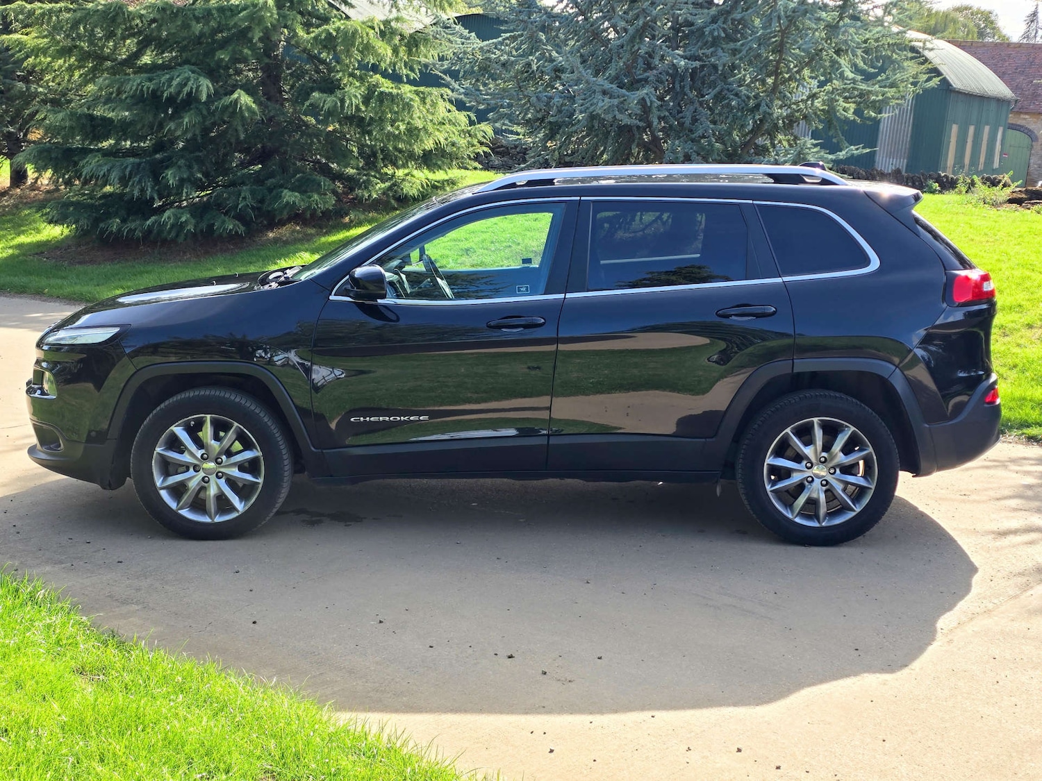 Used Jeep Cherokee 2017 for sale - 76983910: Photo 6