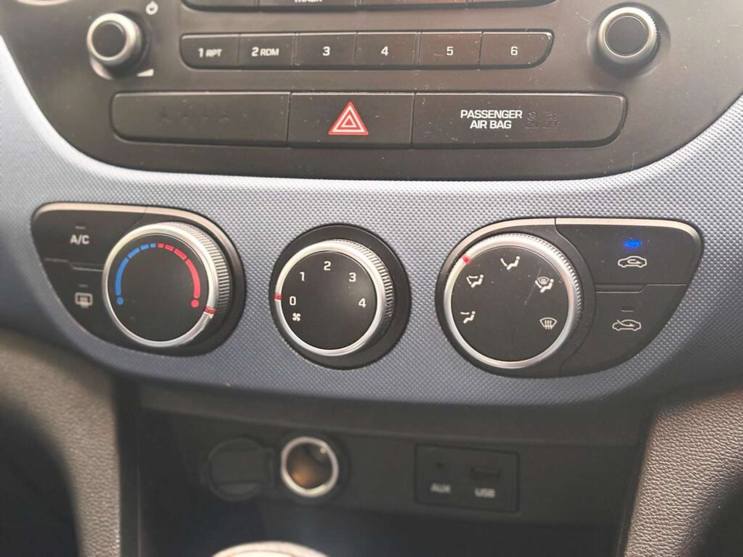 Used Hyundai i10 2014 for sale - 77086098: Photo 15