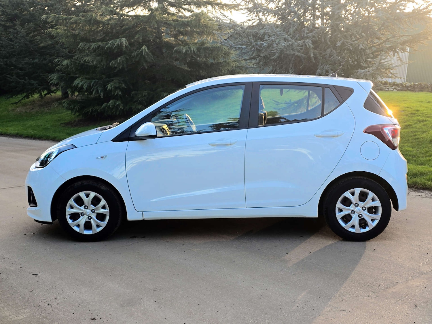Used Hyundai i10 2014 for sale - 77086098: Photo 6