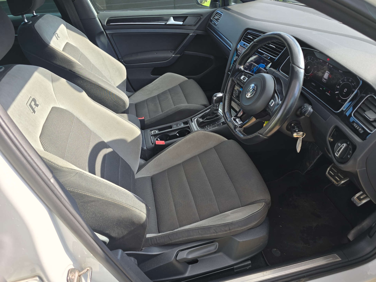 Used Volkswagen Golf 2014 for sale - 76056604: Photo 9