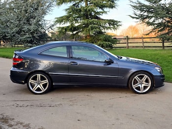 Used Mercedes-Benz CLC Class 2009 for sale - 76653935: Photo