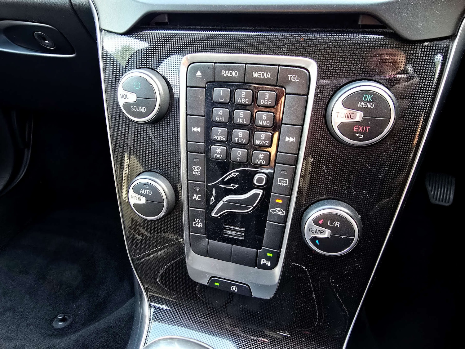 Used Volvo V40 2016 for sale - 76298772: Photo 24