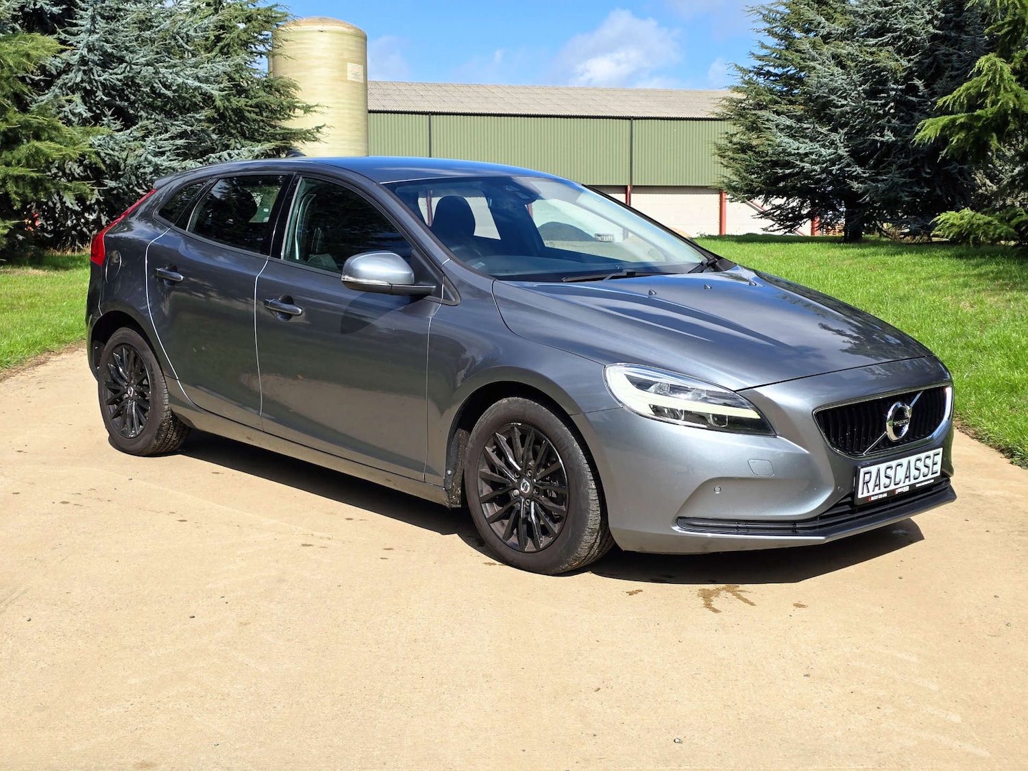 Used Volvo V40 2016 for sale - 76601738: Photo 1