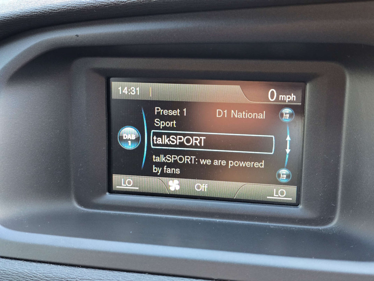 Used Volvo V40 2016 for sale - 76601738: Photo 27