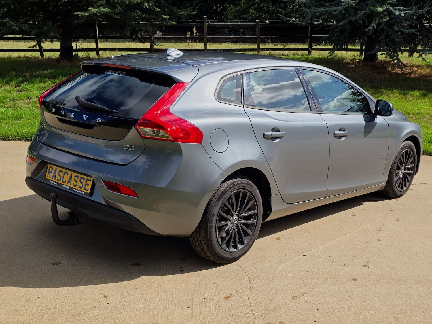 Used Volvo V40 2016 for sale - 76601738: Photo 3