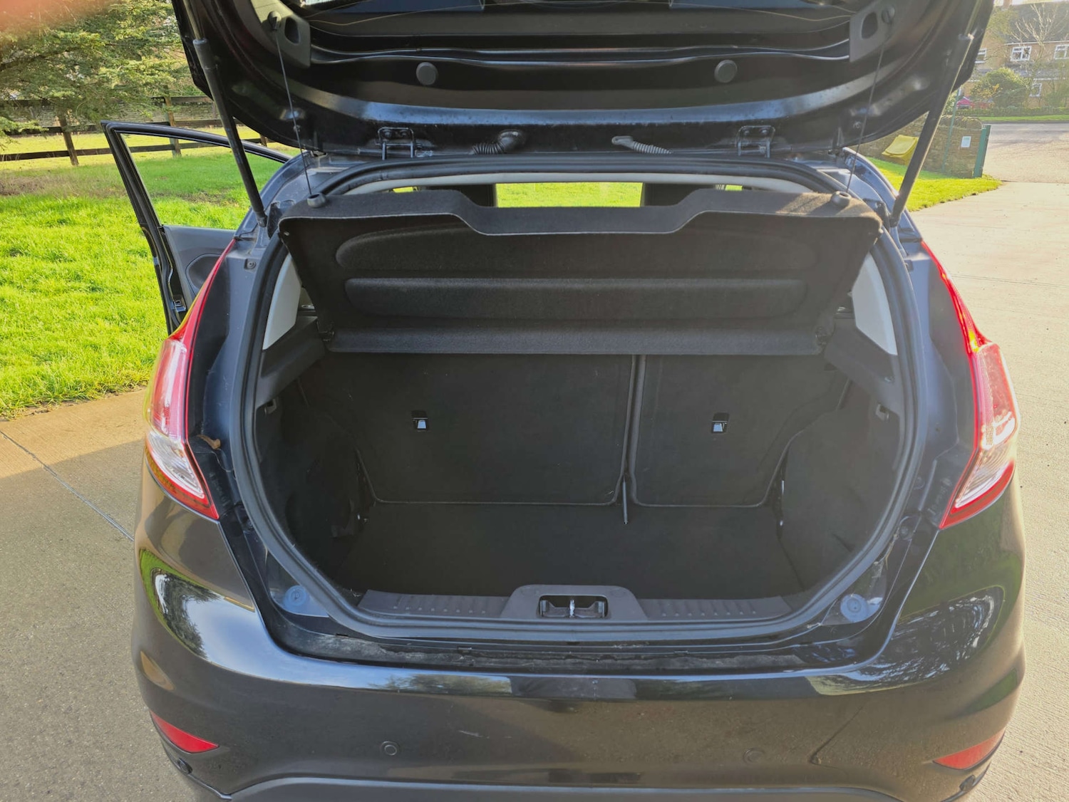 Used Ford Fiesta 2014 for sale - 76830966: Photo 15