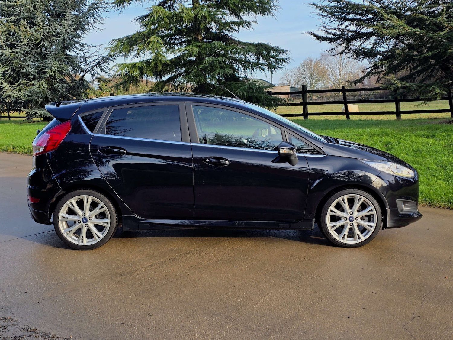 Used Ford Fiesta 2014 for sale - 76830966: Photo 2